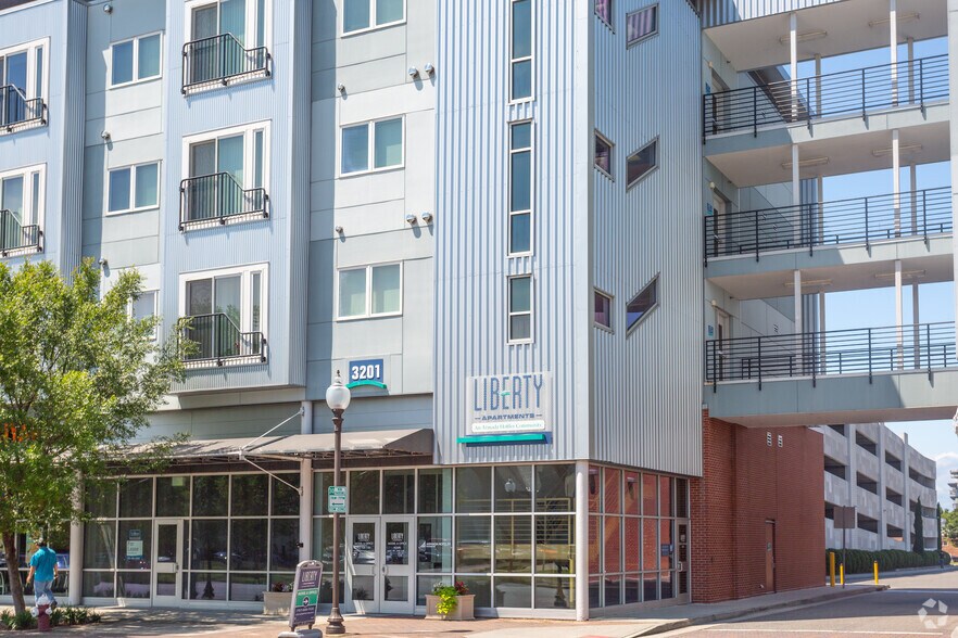 3201 Washington Ave, Newport News, VA for lease - Building Photo - Image 2 of 46