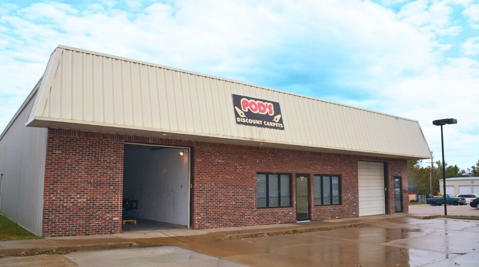 3009 Four Wheel Dr, Lawrence, KS for lease - Building Photo - Image 3 of 4