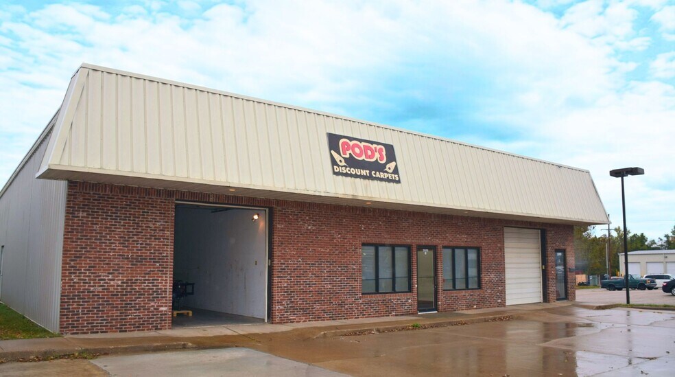 3009 Four Wheel Dr, Lawrence, KS à louer - Photo du bâtiment - Image 3 de 4