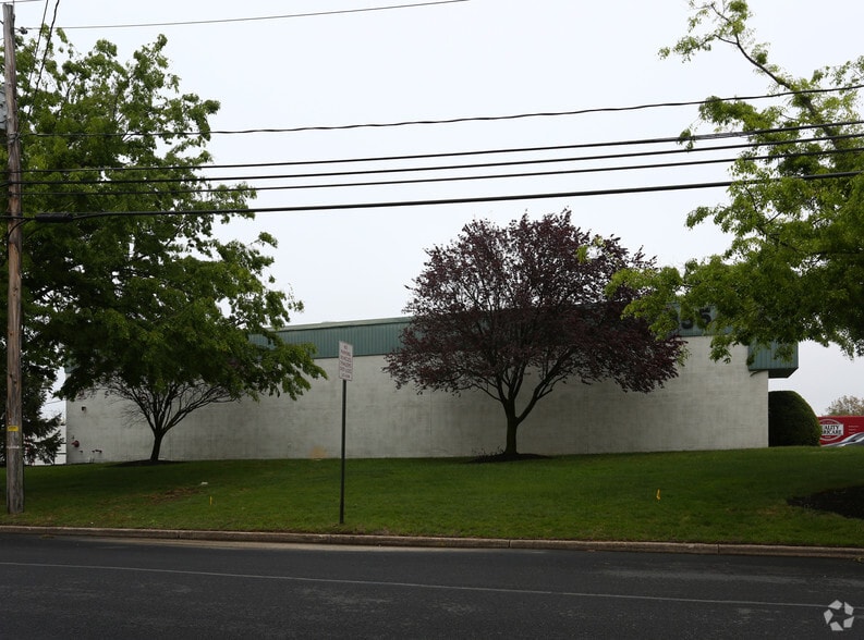 855 Industrial Hwy, Cinnaminson, NJ for lease - Building Photo - Image 3 of 7