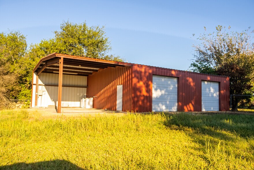 637 Strempel St, Seguin, TX à vendre - Photo du bâtiment - Image 2 de 8