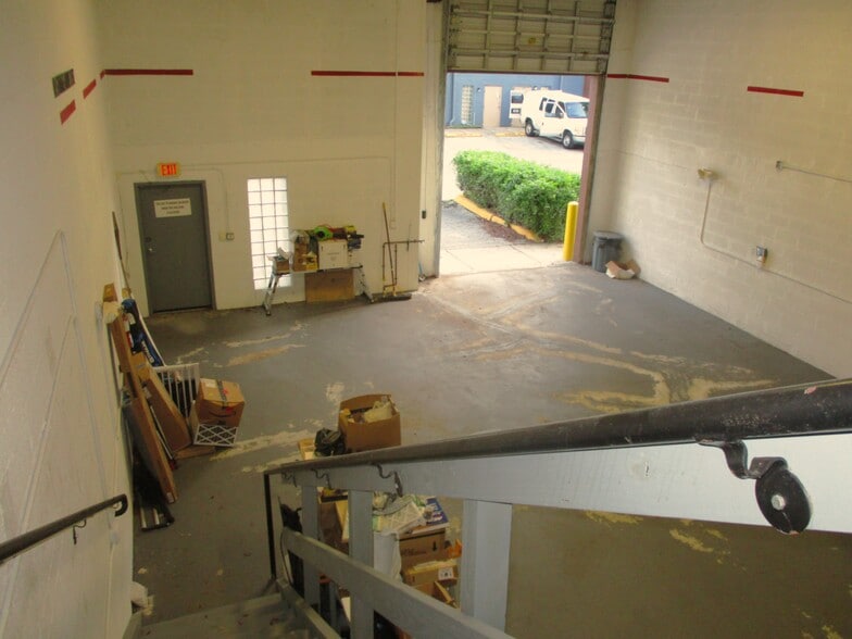 20200 NW 2nd Ave, Miami, FL for sale - Interior Photo - Image 3 of 12