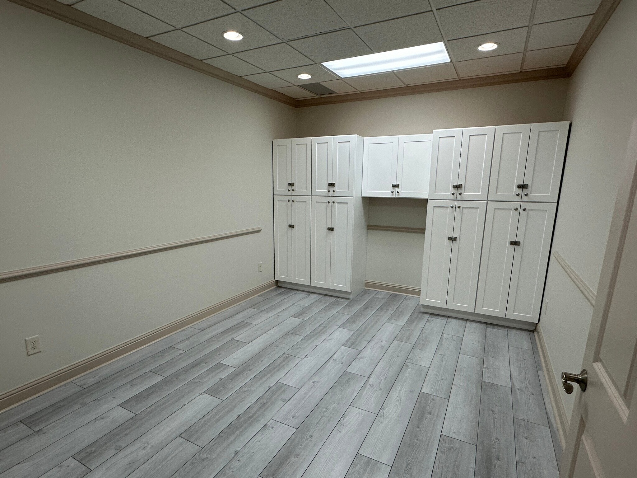 4994 Lower Roswell Rd, Marietta, GA for lease Interior Photo- Image 1 of 6