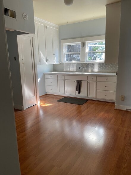 2067 Mt Diablo Blvd, Walnut Creek, CA à louer - Photo du bâtiment - Image 2 de 6