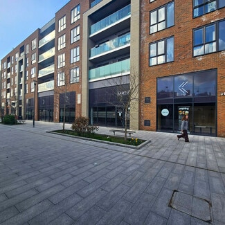 Plus de détails pour Queens Walk, East Grinstead - Commerce de détail à louer