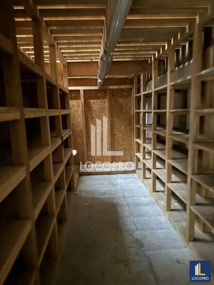 Flex in Saint-Laurent-du-Var for lease - Building Photo - Image 3 of 3