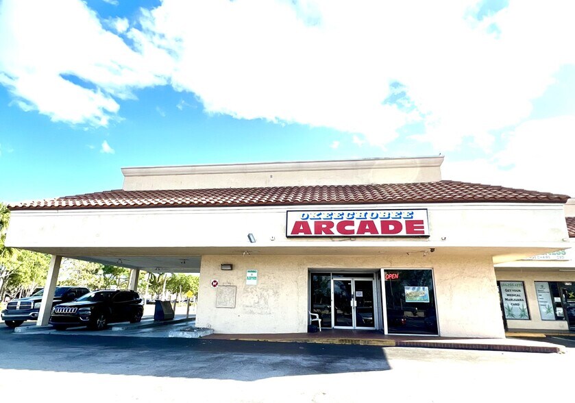 5750-5784 Okeechobee Blvd, West Palm Beach, FL à louer - Photo du bâtiment - Image 3 de 13