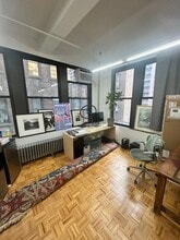 325 W 38th St, New York, NY for lease Interior Photo- Image 1 of 4