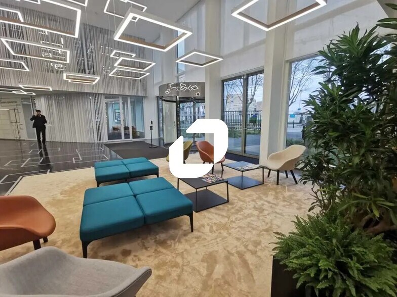 113 Rue Jean Marin Naudin, Bagneux à louer - Hall d’entrée - Image 3 de 4