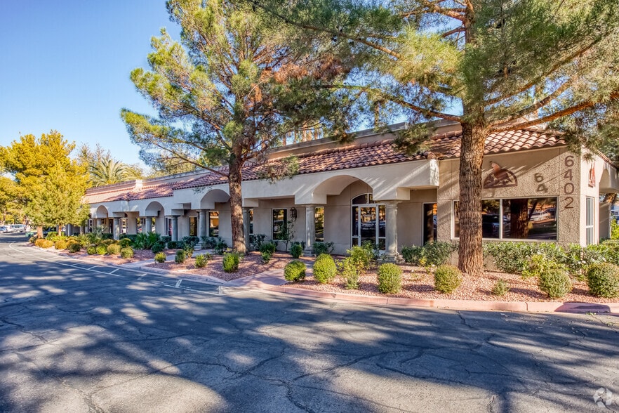 6402 Mcleod Dr, Las Vegas, NV à louer - Photo principale - Image 1 de 15