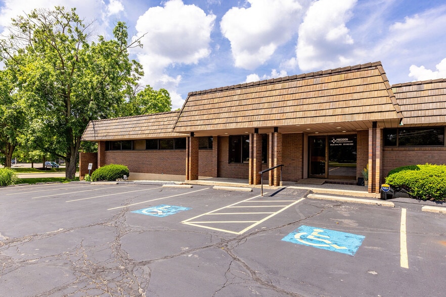 9030 Montgomery Rd, Cincinnati, OH for lease - Building Photo - Image 2 of 51