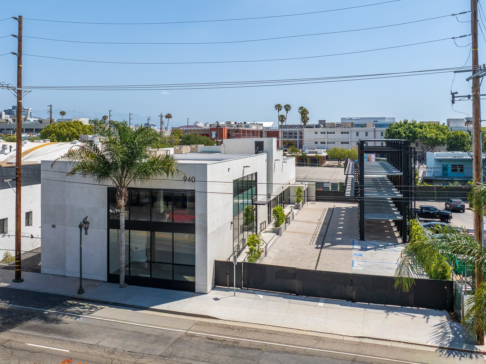 940 N Highland Ave, Los Angeles, CA for lease Primary Photo- Image 1 of 27