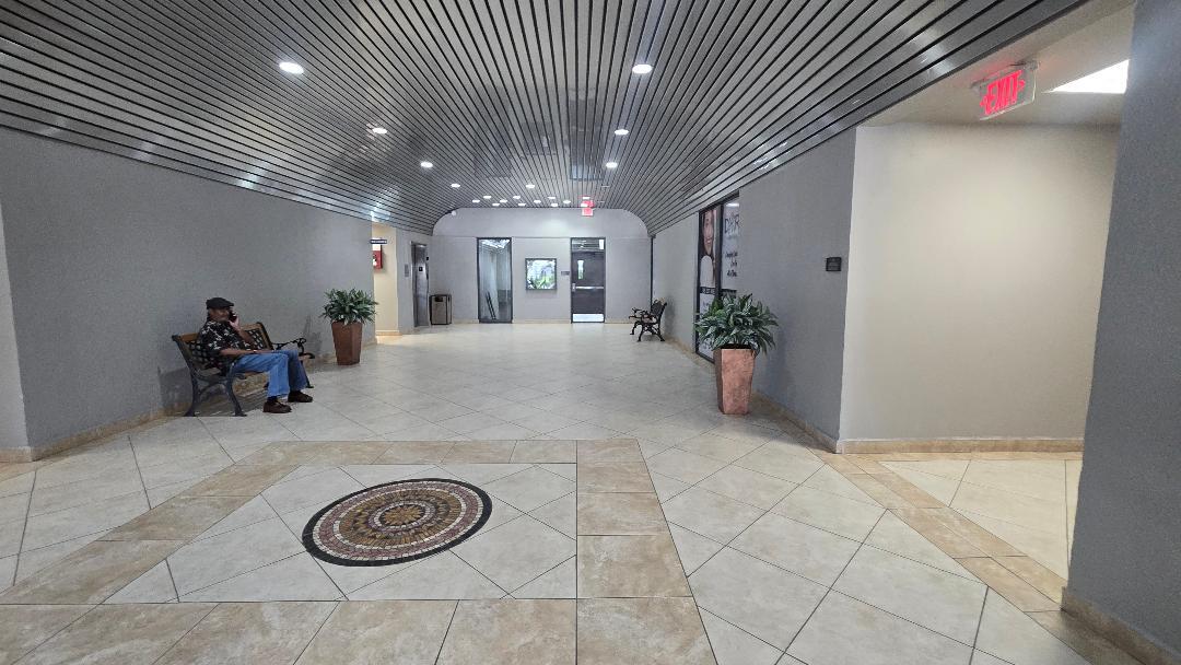 8370 W Flagler St, Miami, FL 33144 - Unité 246 -  - Photo intérieure - Image 1 of 7