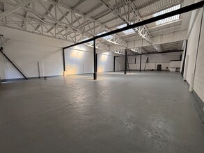 Milnhay Rd, Nottingham à louer Photo intérieure- Image 1 de 2