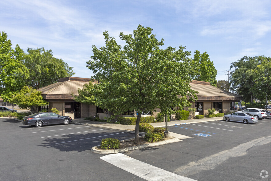 3198 Willow Ave, Clovis, CA for lease - Building Photo - Image 2 of 3