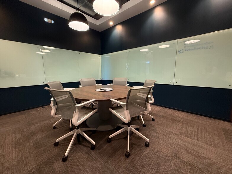 22211 W Interstate 10, San Antonio, TX à louer - Photo intérieure - Image 3 de 10