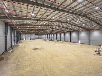 Plus de détails pour 44 Topham Rd, Smeaton Grange - Industriel à louer