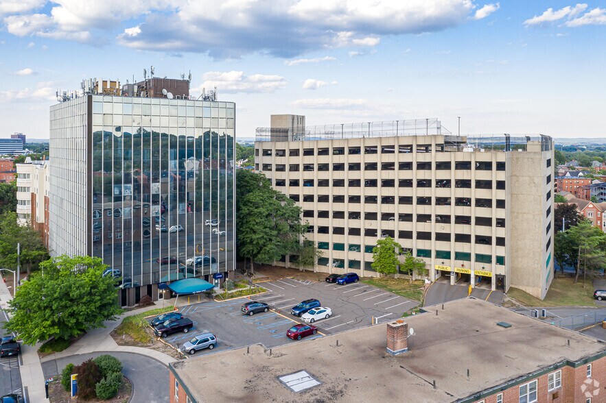 100 Retreat Ave, Hartford, CT à vendre - Photo du bâtiment - Image 2 de 8