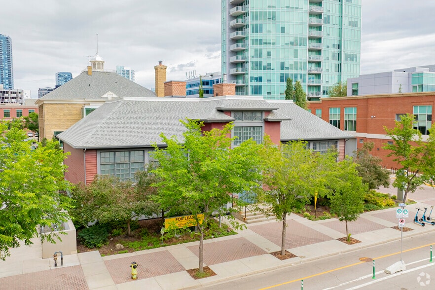 456 12th Ave SE, Calgary, AB à louer - Photo du bâtiment - Image 2 de 3