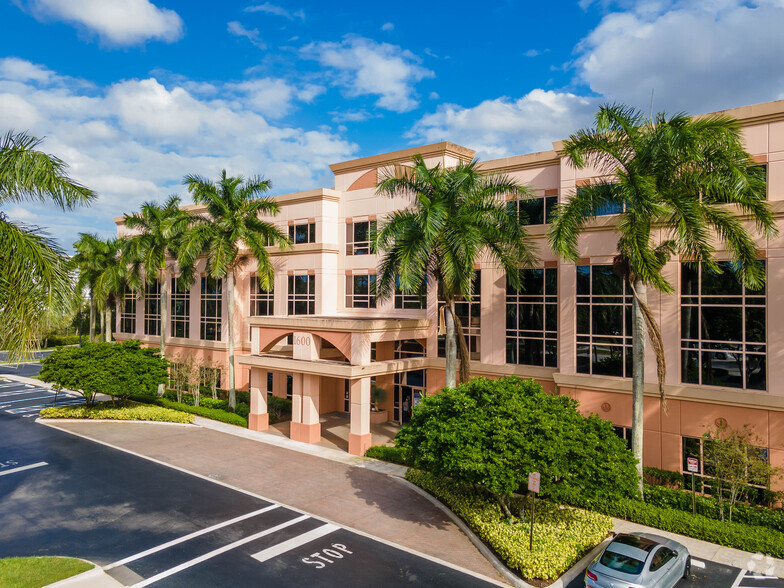 1600 Sawgrass Corporate Pky, Sunrise, FL for lease - Primary Photo - Image 1 of 5