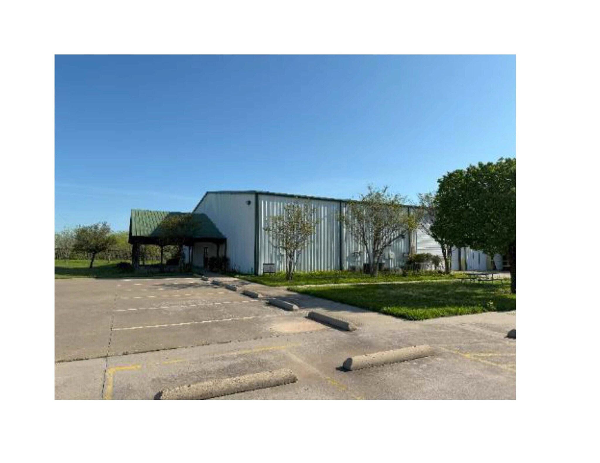 1850 N Stemmons St, Sanger, TX à vendre Photo du bâtiment- Image 1 de 5