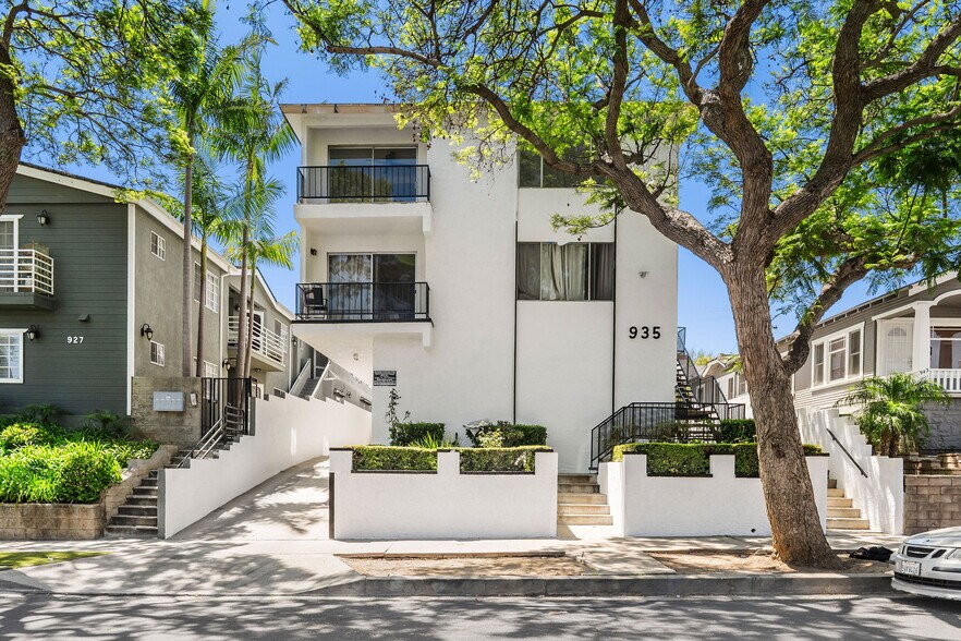 935 W 10th St, San Pedro, CA à vendre - Photo du bâtiment - Image 2 de 24