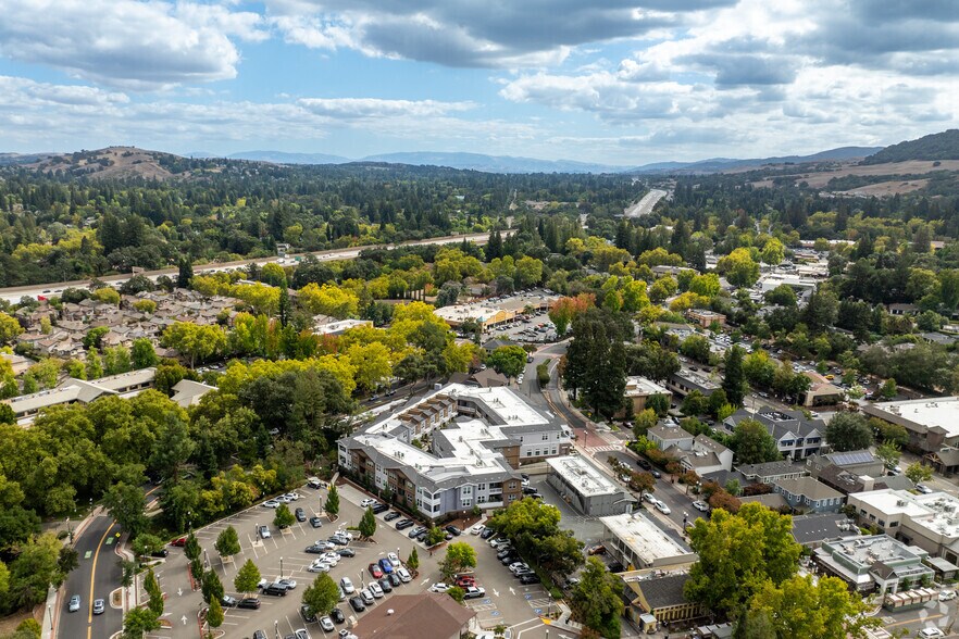 600 Hartz Ave, Danville, CA à louer - Aérien - Image 3 de 6