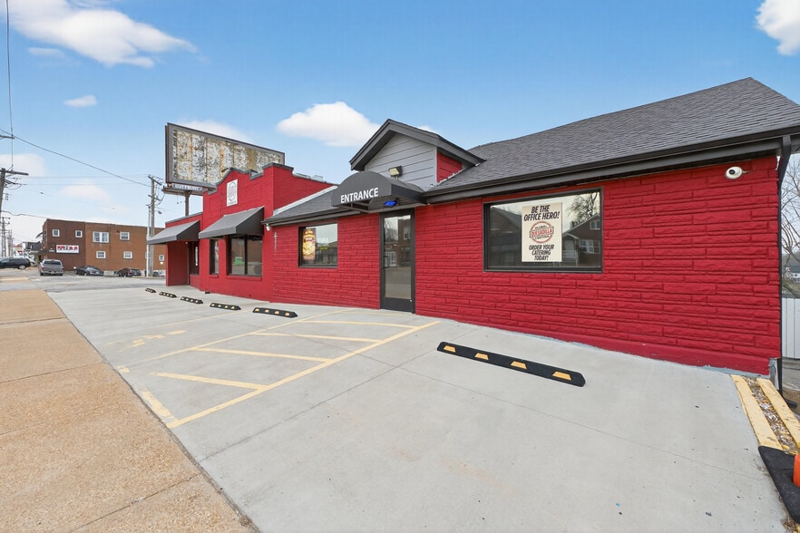 8713 Gravois Rd, Saint Louis, MO à vendre - Photo du bâtiment - Image 3 de 64