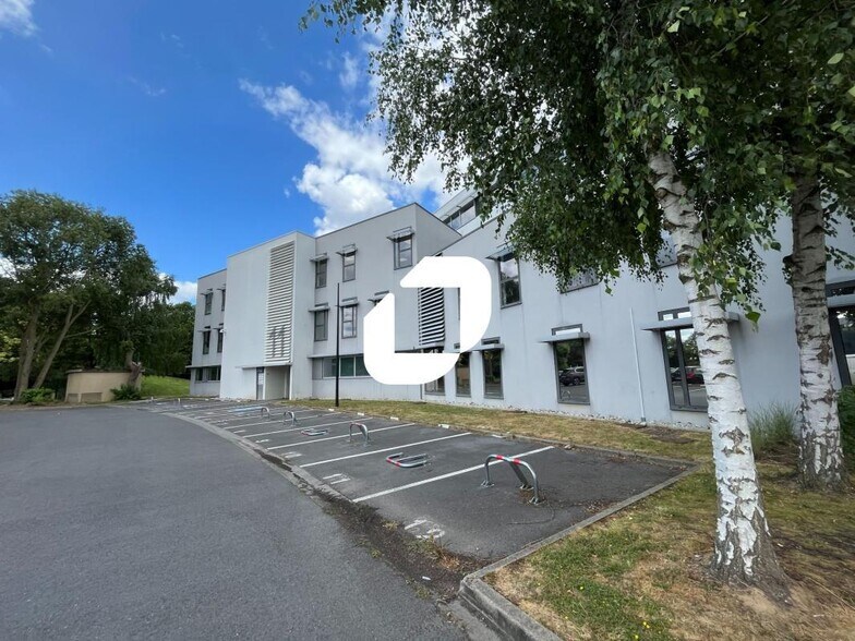 11-13 Rue John Hadley, Villeneuve-d'Ascq à louer - Photo du bâtiment - Image 2 de 30