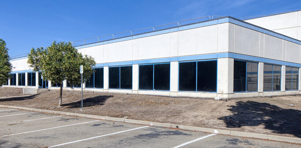 7432-7480 Las Positas Road portefeuille de 2 propriétés à vendre sur LoopNet.ca - Photo du bâtiment - Image 3 de 7