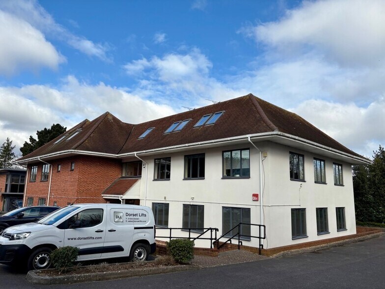 Wickham Rd, Fareham à vendre - Photo du bâtiment - Image 3 de 20