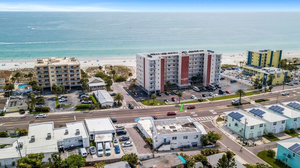 13495 Gulf Blvd, Madeira Beach, FL à vendre - Photo du bâtiment - Image 2 de 8