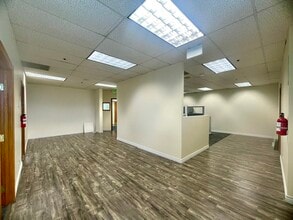 1425 W Foothill Blvd, Upland, CA à louer Photo intérieure- Image 1 de 21