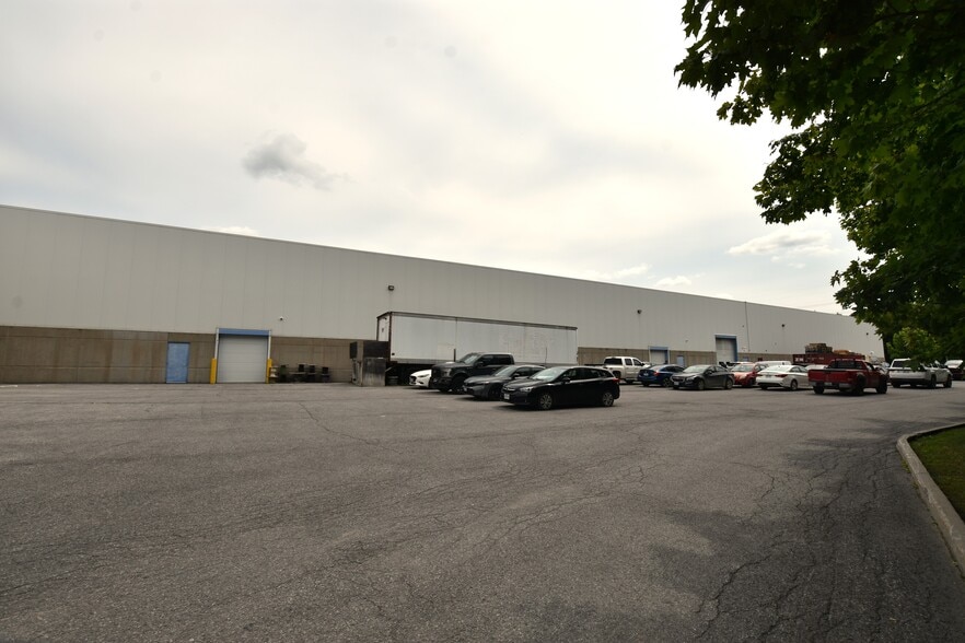 200 Iber Rd, Ottawa, ON for lease - Building Photo - Image 2 of 6