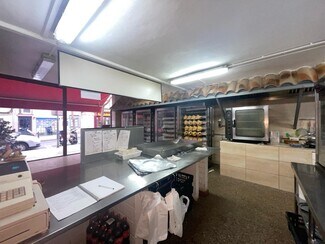 Plus de détails pour Multi-résidentiel à vendre