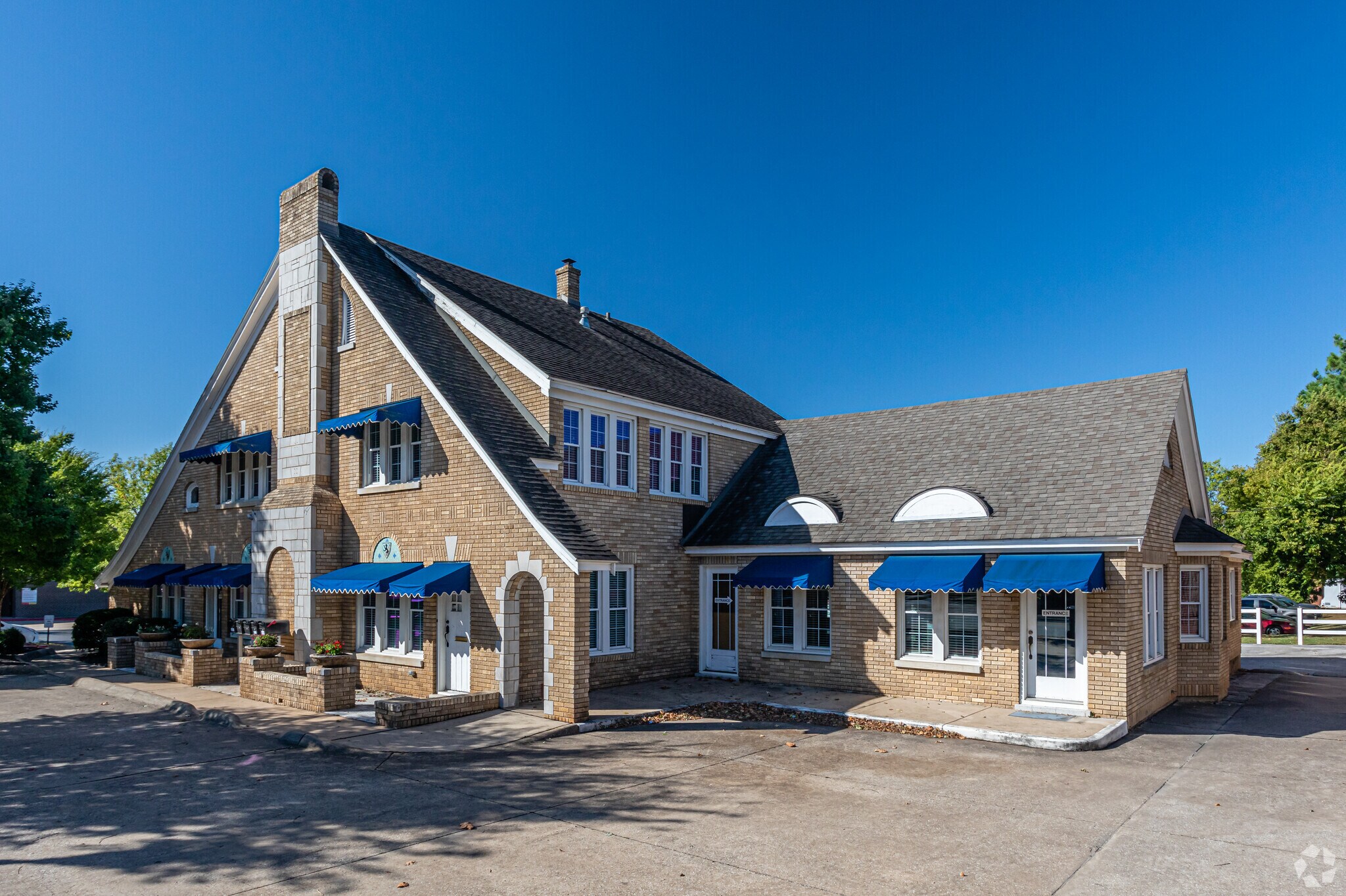 355 N College Ave, Fayetteville, AR à louer Photo principale- Image 1 de 137