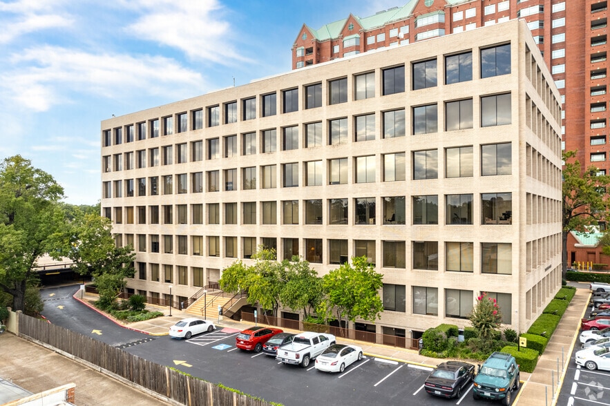 701 N Post Oak Rd, Houston, TX for lease - Building Photo - Image 1 of 26