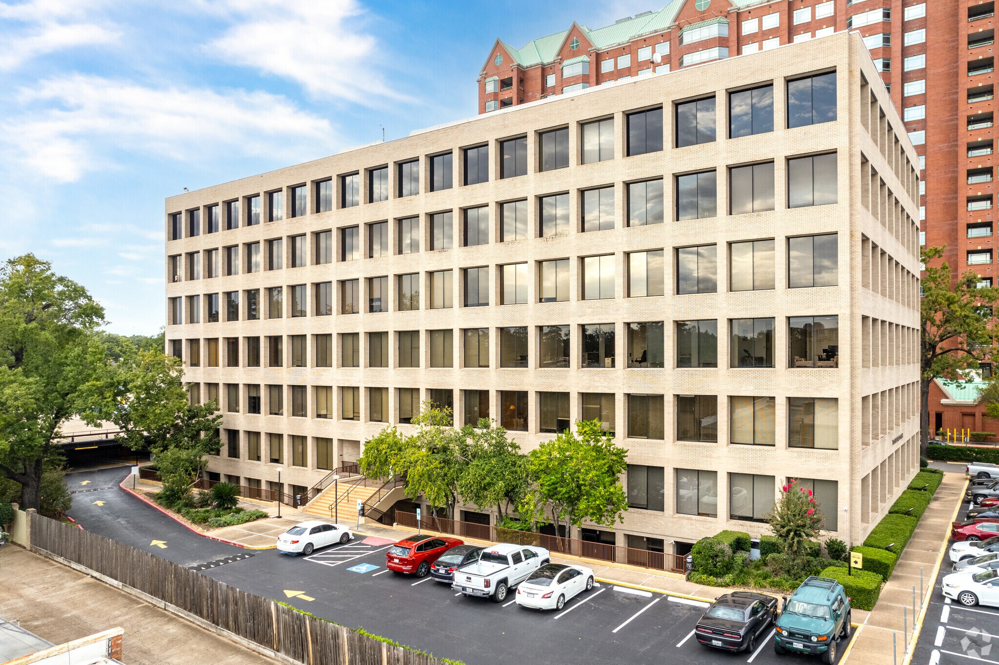 701 N Post Oak Rd, Houston, TX for lease Building Photo- Image 1 of 27