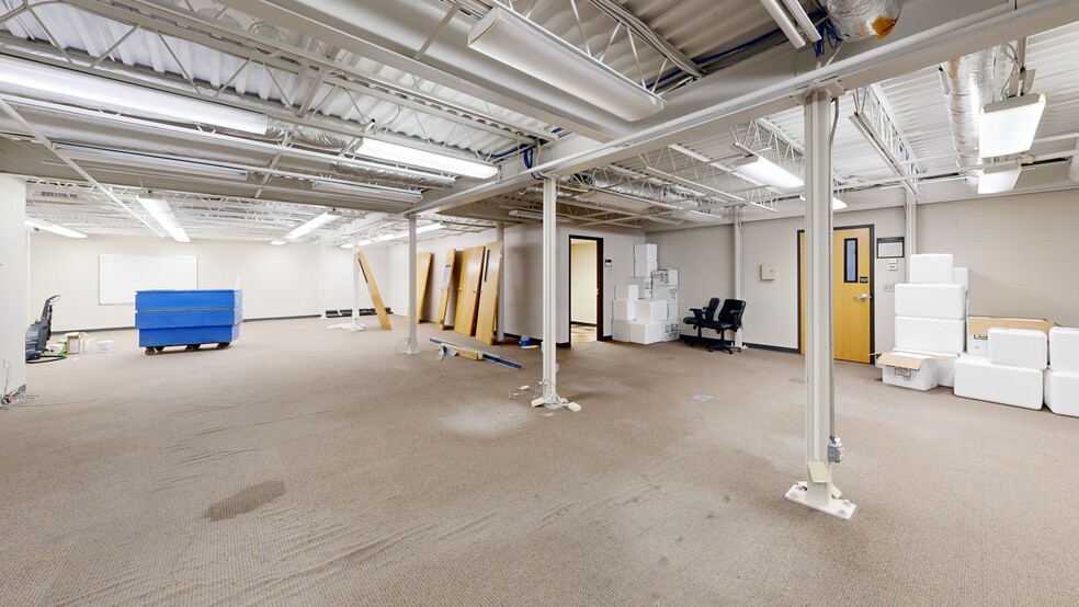 800 S Tillotson Ave, Muncie, IN for lease - Matterport 3D Scan - Image 3 of 48