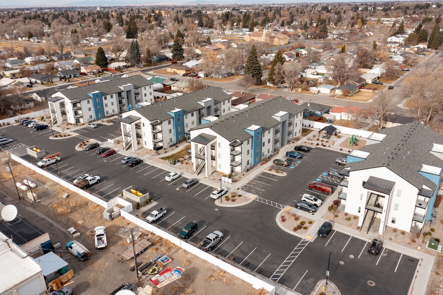 1590 Bower Dr, Idaho Falls, ID for sale - Building Photo - Image 2 of 5