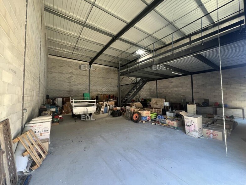 Flex dans Signes à louer - Photo du bâtiment - Image 1 de 4