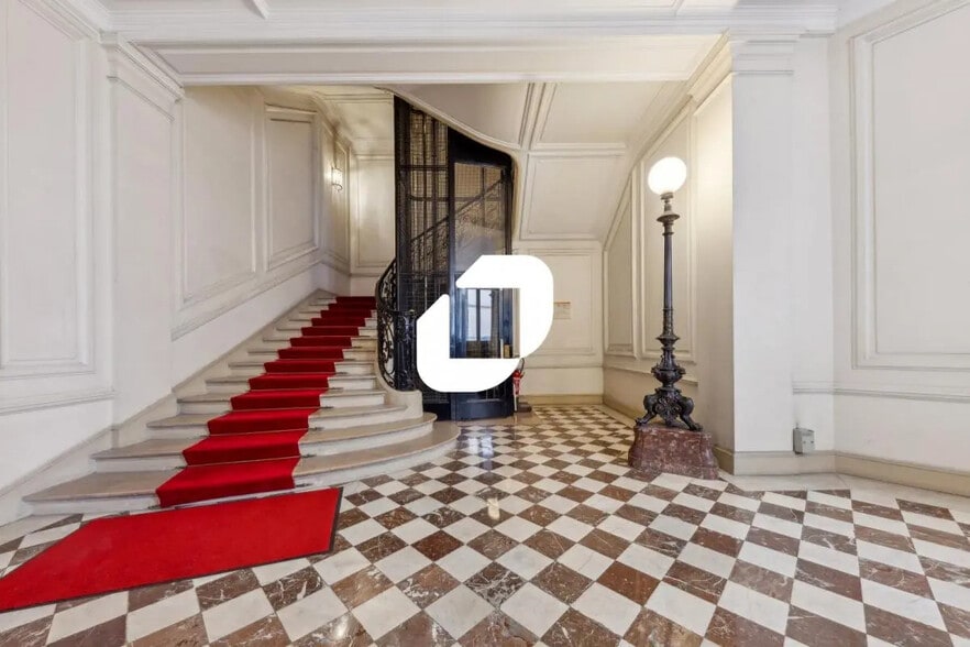 Bureau dans Paris à vendre - Hall d’entrée - Image 3 de 15