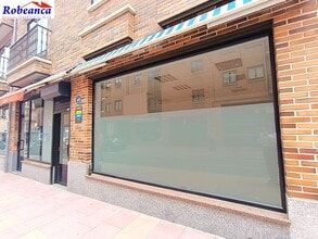 Retail in Ávila, Ávila for lease Interior Photo- Image 1 of 8