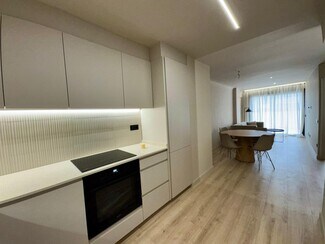 Plus de détails pour Multi-résidentiel à vendre