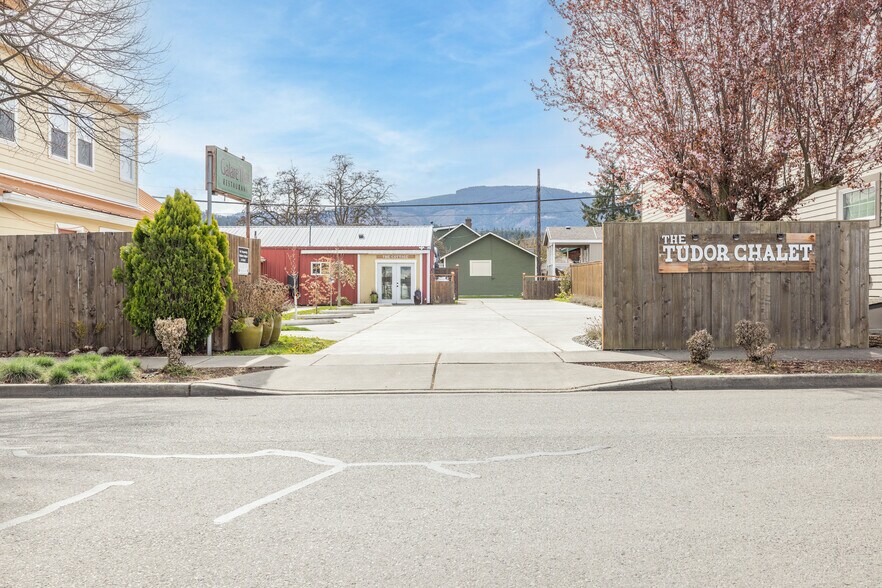 111 W Bell St, Sequim, WA à vendre - Photo du bâtiment - Image 3 de 48