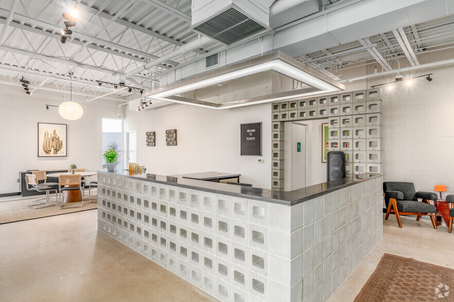 900 Pressley Rd, Charlotte, NC for lease - Lobby - Image 3 of 22