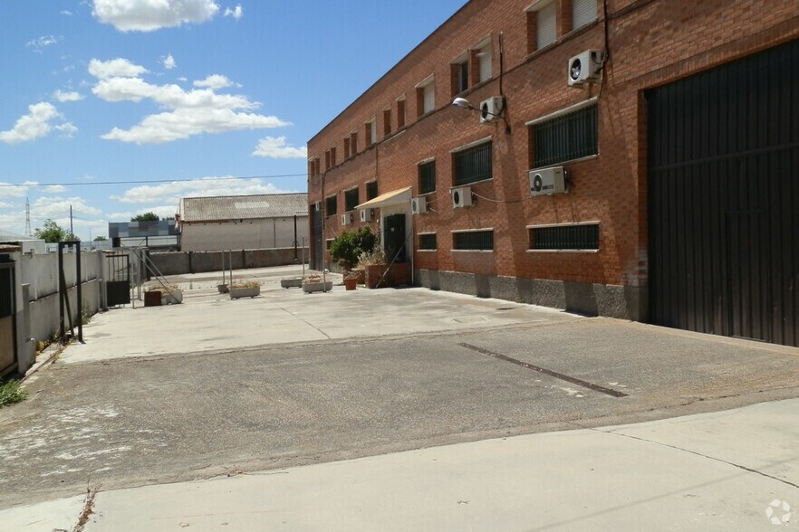 Industriel dans Mejorada del Campo, Madrid à louer - Photo du bâtiment - Image 3 de 12