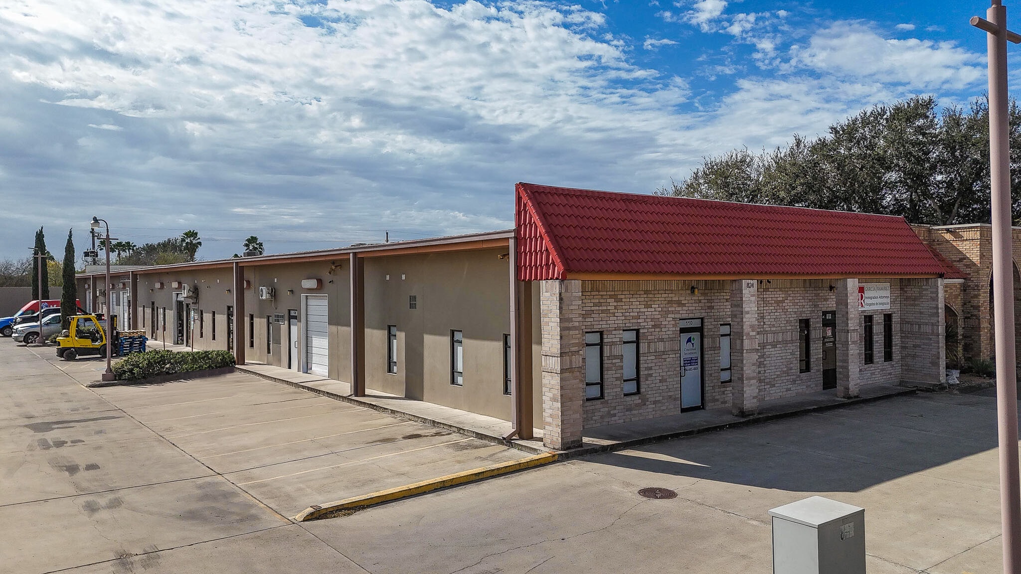 824 E Hackberry Ave, McAllen, TX for lease Primary Photo- Image 1 of 16