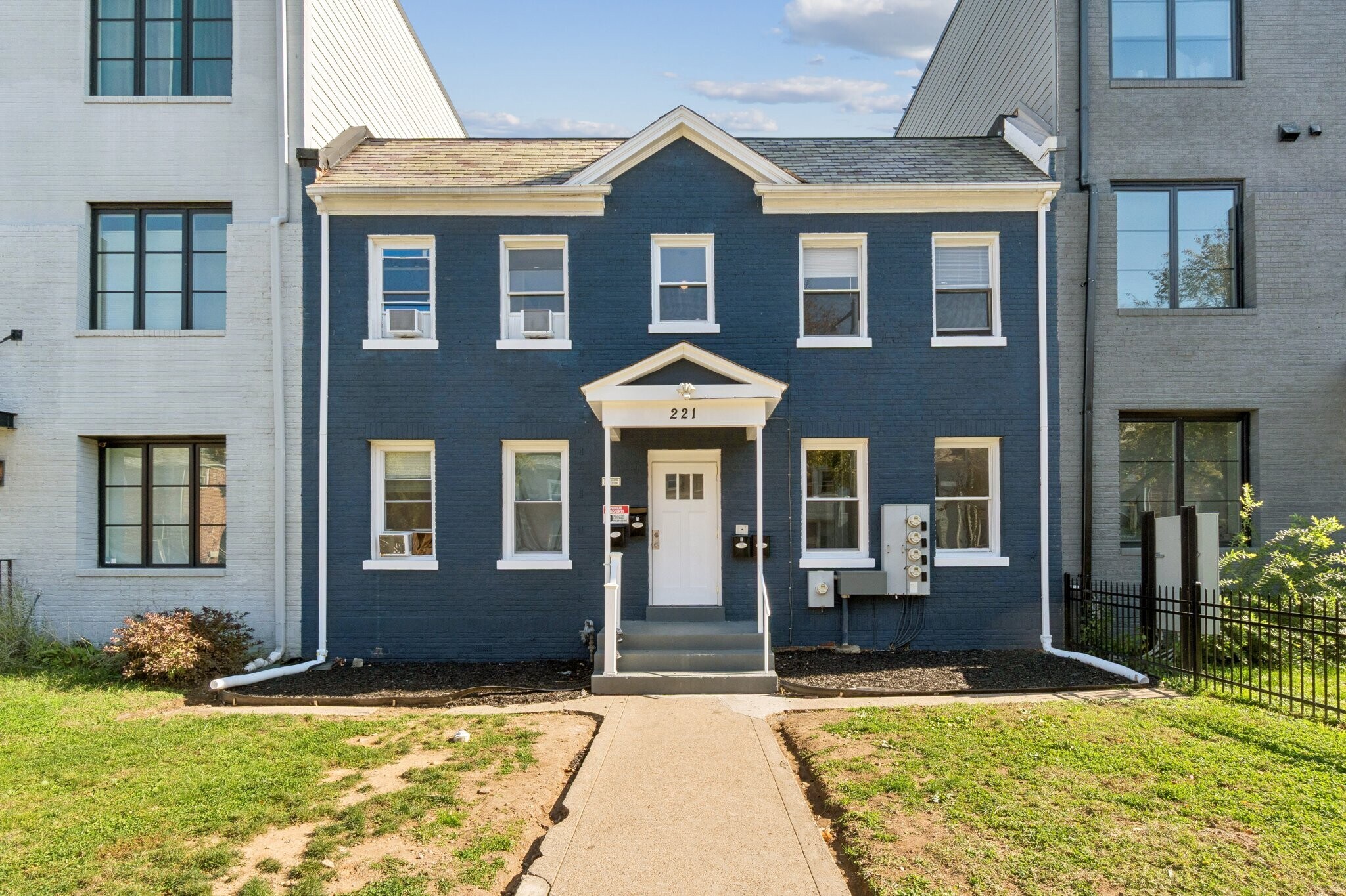 221 20th St Ne, Washington, DC for sale Building Photo- Image 1 of 27