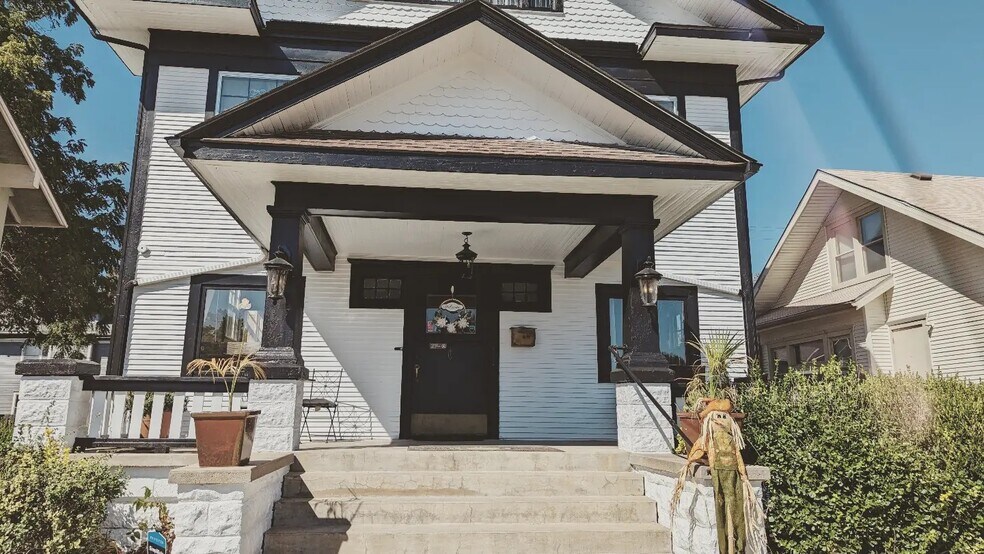 2812 E Douglas Ave, Wichita, KS for lease - Building Photo - Image 2 of 4
